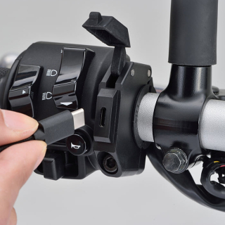DAYTONA USB-C-Steckdose SLIM für Motorradlenker 1x USB-C Anschluss